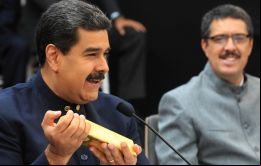 El gobierno de Maduro ha recurrido a la venta de oro para conseguir liquidez, ante la caída de sus ingresos petroleros y el cierre de sus opciones de financiamiento