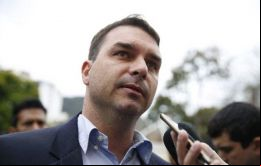 El senador Bolsonaro ha rechazado reunirse con los fiscales para ser interrogado y elude constantemente las preguntas de la prensa sobre las acusaciones en su contra