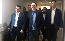 El 27 de enero pasado, Bolsonaro llegó hasta el recinto médico para retirarse la bolsa de colostomía, mientras cumplía el reposo tras la intervención