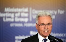 El secretario de Estado británico para Europa, Alan Duncan, y el viceministro de RR.EE. ruso, Vladimir Titov, se reunieron al margen de la conferencia en Múnich