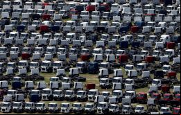 El cese de la producción ocurrirá este mismo año, y dejará de comercializar los modelos Cargo, F-4000 y F-350, junto con el turismo Fiesta