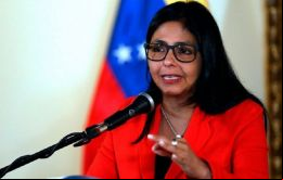 En cuanto se controlen las groseras acciones de violencia contra nuestro pueblo y territorio, será restablecida la normalidad fronteriza, dijo Delcy Rodríguez  