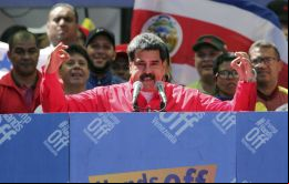 “La paciencia se agotó, no puedo seguir soportando (…) que se preste el territorio de Colombia para una agresión contra Venezuela”, anunció Maduro en un acto oficial