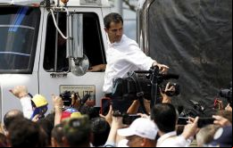 Al concluir la fallida operación humanitaria que no logró internar a Venezuela víveres y medicinas, ¿cómo concretará Guaidó su regreso a Venezuela? 