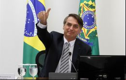 Brasileños! Vamos a saludar el Brasil de los nuevos tiempos...dice una carta firmada por el ministro de Educación, Ricardo Vélez Rodríguez