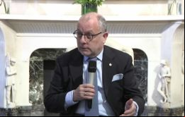 Faurie resaltó a Corral que se trata de “una cumbre muy importante”, ya que se tomarán decisiones que tienen que ver con el futuro del bloque