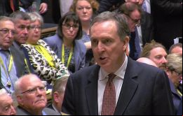 El Parlamento infligió a Theresa May un  nuevo revés histórico al rechazar el tratado que debía poner fin a 46 años de integración británica en el bloque europeo