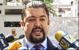 El abogado Roberto Marrero fue detenido durante la madrugada en su casa en Caracas. También fue allanada la vivienda del diputado Sergio Vergara