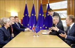 La Primer ministro Theresa May en Bruselas mantuvo una cumbre con los otros 27 líderes de la Unión Europea
