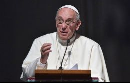  El vocero interino de la Santa Sede, dijo que no tiene nada que aportar pero como es sabido, el Santo Padre se ha ya expresado con claridad sobre esta cuestión. 