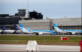 Según resolución 476-E/2017, el primero de abril, todos los vuelos internacionales, a excepción de servicios hacia y desde Uruguay, se deberán hacer en Ezeiza
