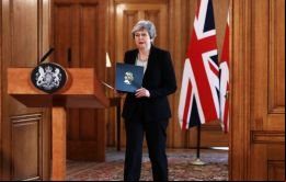 Solicitaré una nueva extensión de la fecha de salida, tan limitada en el tiempo como sea posible, para evitar que se produzca un Brexit sin acuerdo (Foto AFP)