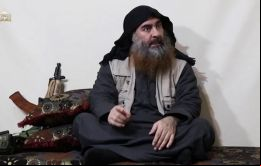   Abu Bakr al Bagdadi, lejos de la luz pública hace cinco años, apareció este lunes en un video de 18 minutos 