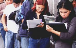Así, de acuerdo con la información recogida por la Encuesta Nacional de Empleo (ENE), el dato de desocupación en Chile no registró variación respecto de igual periodo de 2018 y subió 0,2 puntos porcen