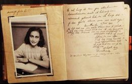Ana Frank, cuyo diario ha sido declarado por la Unesco patrimonio de la humanidad, murió en 1945 en el campo de concentración de Bergen-Belsen