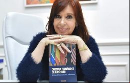 El último libro de CFK ha sido muy crítico con la política exterior del actual presidente Mauricio Macri.
