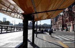 En Buenos Aires, Córdoba y Rosario la imagen era de calles y estaciones vacías, sin vuelos nacionales ni internacionales desde o hacia los más importantes aeropuertos