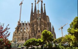 Se logró ”resolver una anomalía histórica de la ciudad: que una obra emblemática como la Sagrada Familia (...) no tuviera licencia de obras, se estuviera haciendo de forma ilegal”.