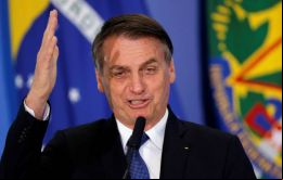 Bolsonaro dijo en su carta que cumplía una resolución de la Justicia y alega que el episodio se desató después que la congresista lo llamó violador