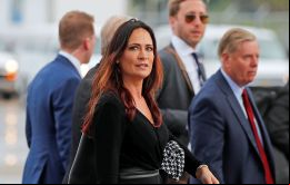 Melania hizo el anuncio: “¡Me complace anunciar que Stephanie Grisham será la próxima portavoz y directora de comunicación de la Casa Blanca!”