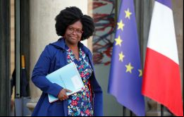 La portavoz insistió en que el gobierno del presidente Emmanuel Macron va a examinar atentamente el texto antes de comprometerse con él