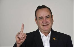 Giammattei relevará en enero por un periodo de cuatro años al presidente saliente Jimmy Morales