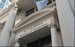 El banco realizó las siguientes subastas: US$ 105 millones lunes, US$ 150 millones  martes, y miércoles US$ 248 millones, además de los US$ 60 millones diarios a cuenta del Tesoro