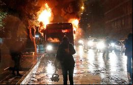 Los desmanes ocurrieron en el marco de la manifestación al cumplirse tres años de la muerte de la activista mapuche Macarena Valdés, un 22 de agosto del 2016. 