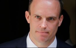 ”Creo que son más o menos cuatro días menos de los que hubiéramos tenido de la otra forma (...) Será más o menos el número de días que se pierdan”, dijo Raab