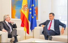  En su primera actividad de la jornada del jueves, Fernández se reunió con el jefe del gobierno español, Pedro Sánchez, en el Palacio de La Moncloa