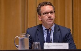 El presidente del Banco Central, Guido Sandleris, viajó el domingo por la noche a Nueva York para disertar el martes en un encuentro del Consejo de las Américas