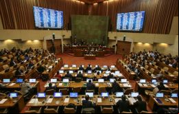 “El reemplazo constitucional, para distinguirlo de reformas, no está contemplado en la Constitución del ‘80”, dice el constitucionalista