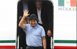 México me salvó la vida, sostuvo Morales poco después de tocar suelo, a primera hora de la tarde en el aeropuerto Benito Juárez de Ciudad de México