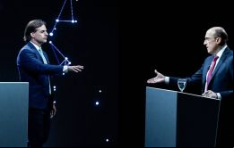 Un apretón de manos frío y serio finalizó el debate entre el candidato de la oposición, Luis Lacalle Pou, y el oficialista, Daniel Martínez 