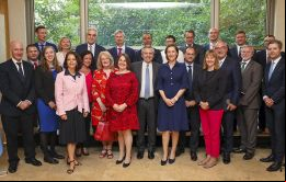 Los más de 20 diplomáticos europeos que participaron del almuerzo en el Palacio Duhau, le expresaron además su más sincera felicitación por el triunfo electoral (Foto TELAM)