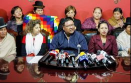 El Movimiento al Socialismo (MAS), el partido de Morales, exigió el repliegue de las Fuerzas Armadas como condición para conversar.