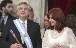 El decreto lleva la firma del Presidente y de todos los ministros y oficializa la emergencia pública en empleo por 6 meses.