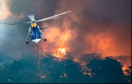 Los bomberos pidieron a los turistas que salgan antes que sea demasiado tarde de la costa sur de Nueva Gales del Sur, ante la previsión de condiciones peligrosas