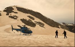 Imágenes de glaciares cubiertos por una capa café y el cielo abochornado fueron publicadas por varias personas que visitaron las cimas de algunas montañas