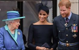 Mi familia y yo apoyamos totalmente el deseo de Harry y Meghan de crear una nueva vida como una familia joven, dijo la monarca de 93 años en un comunicado. 