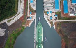 El 13 de enero el  de la vía interoceánica de Panamá anunció una serie de medidas ante la falta de agua en los lagos que utilizan para las operaciones