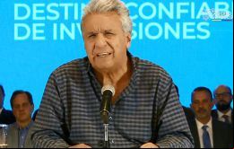 Los hombres estamos sometidos permanentemente al peligro de que nos acusen de acoso, dijo el presidente durante un acto público en Guayaquil