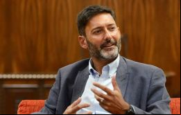 El Emb británico en Brasil Vijay Rangarajan visitó las Islas Falklands