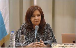 La cuestión es que cuando me extiende la mano yo pensaba 'se la doy, no se la doy, ¿qué van a decir?, esto mañana va a ser un escándalo, es una bruja'.