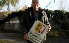 Iain Macnab, un escocés de 70 años, con más de 40 en Alemania, resume la situación: con Brexit, el 31 de enero a medianoche he pasado de todo a nada. 