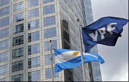 Los ingresos de la petrolera crecieron un 55,7% en el mismo año, en medio de una grave crisis económica y de una devaluación de la moneda que golpeó a sus activos.