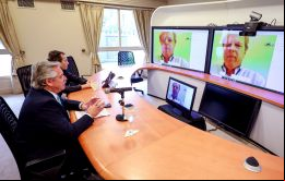 “El mundo financiero tiene una cuota de humanidad y lo celebro”, destacó el presidente argentino durante la videoconferencia