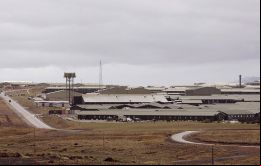 Una vista del Complejo de Mount Pleasant que incluye el aeropuerto comercial internacional de las Falklands