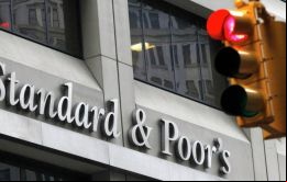 S&P agregó que podría poner la calificación de deuda argentina en default una vez que el Gobierno finalice los términos para una reestructuración de deuda