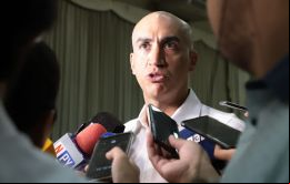 “Los retuvieron pero no sé si la figura invocada es una ley o un decreto presidencial”, afirmó el ministro de Salud, Julio Mazzoleni, al canal Telefuturo.